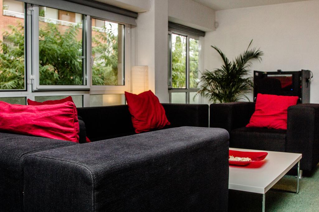 Cool & Chic Hostel Л'Успіталет-да-Любрагат Екстер'єр фото